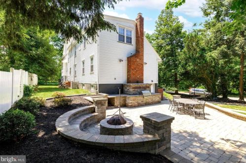 801 Thomas Ave, Riverton NJ  08077-1030 exterior