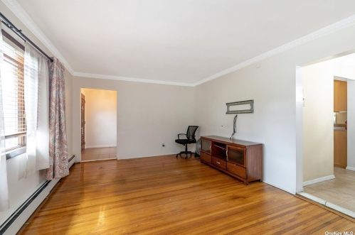 2225 Goodwin Rd, Floral Park, NY 11003-2815