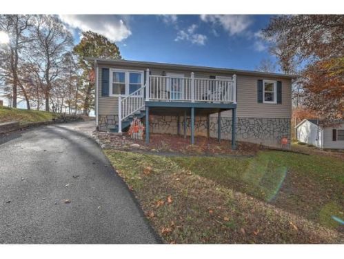 178 Village Ln, Johnson City, TN 37615-3720