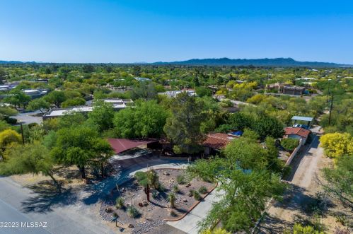 702 Chula Vis Rd, Tucson AZ 85718-1116 exterior