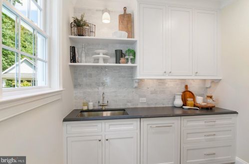 577 Jobel Dr, Tavistock NJ  08033-1034 exterior