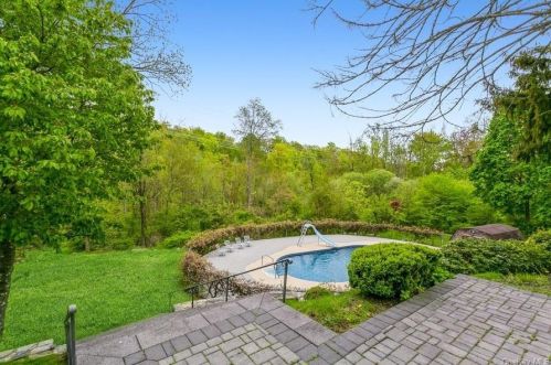 68 Wood St, Mahopac NY  10541-4904 exterior