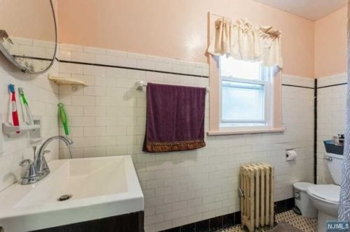 974 Garrison Ave, Teaneck NJ  07666-2619 exterior