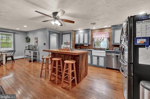 435 Boxwood Rd, Red Lion PA  17356-8347 exterior