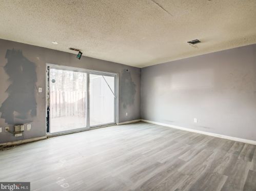 2238 Southgate Sq, Herndon VA  20191-1229 exterior