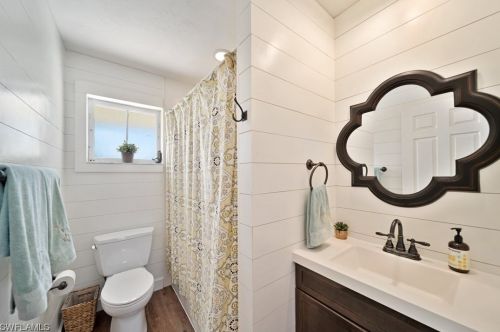 220 Palm Lk Dr, Sanibel FL 33957-5601 exterior