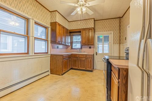 41 Ford Ave, Perth Amboy NJ  08863-1604 exterior