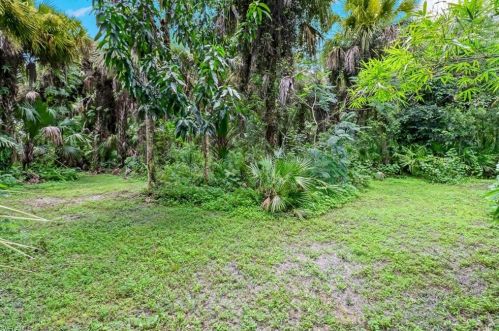 761 11th St, Naples FL  34117-2183 exterior
