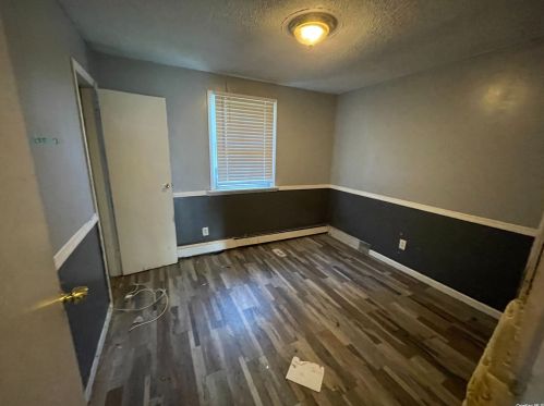 51 Schenectady Ave, Babylon NY  11704-1619 exterior