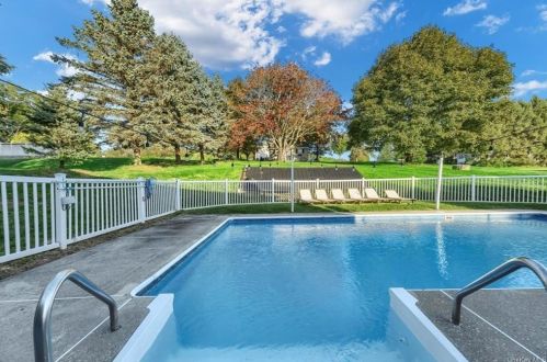 67 Stowe Dr, Poughquag NY  12570-4929 exterior