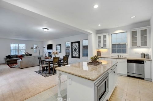 3027 Hampton Way, Ontario CA  91761-2631 exterior