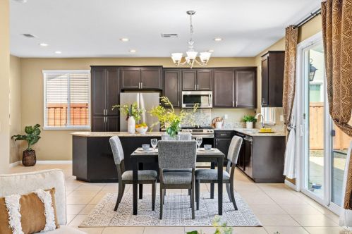 2312 Newcastle Dr, Vacaville CA  95687-8252 exterior