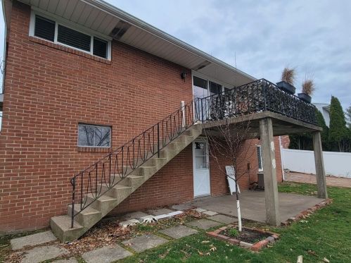 425 Beckman Dr, Mckeesport PA  15132-7410 exterior