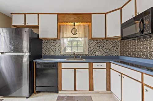 19 Pontiac Rd, South Kingstown RI  02882-1209 exterior