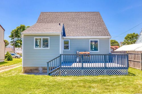 2381 Yorktown St, Rockville Centre NY  11572-1717 exterior