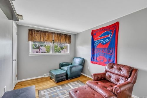 35 Keeney St, Manchester CT 06040-7054 exterior