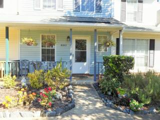 8205 Golf Ridge Dr, Charlotte, NC 28277-8867