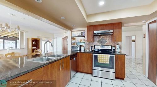 9015 10 St, Hollywood FL 33025-4520 exterior