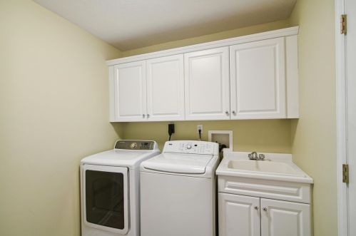 1601 Appleridge Ct, Gibsonia PA  15044-6183 exterior