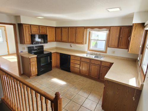 1504 River Dr, Watertown, WI 53094-6905