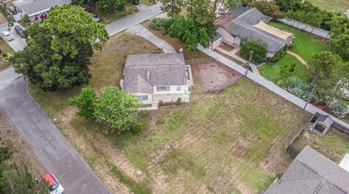 5995 59th Way, Saint Petersburg FL  33709-1833 exterior