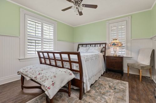 340 Grandview Ave, Zelienople PA  16063-1101 exterior