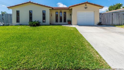 218 4th Ter, Dania Beach, FL 33004-4139