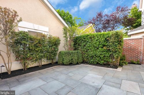 12 Governors Ln, Princeton NJ  08540-3667 exterior