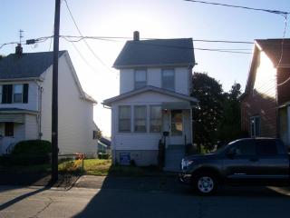 950 Grant St, Hazle Township, PA 18201-1754