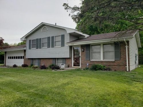 735 Loire Valley Dr, Marion, OH 43302-6636