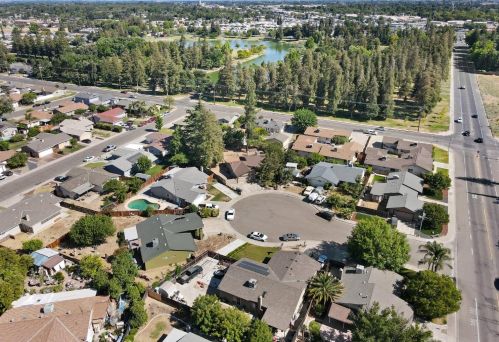 730 Fenn Ct, Turlock CA  95382-1643 exterior