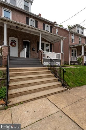 136 Pennsylvania Ave, Downingtown, PA 19335-2614