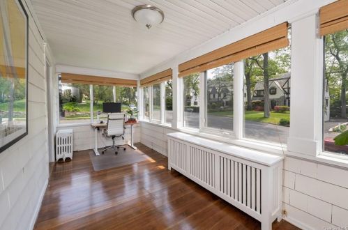 4 Maywood Rd, New Rochelle NY  10804-4706 exterior