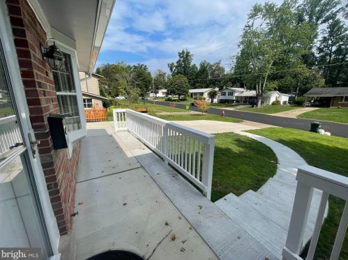 8203 Old Oaks Dr, Springfield VA  22152-1822 exterior