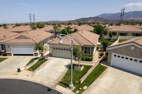 968 Wind Flower Rd, Beaumont CA  92223-8543 exterior