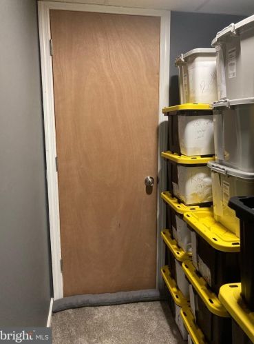 3 Dewar Dr, Trenton NJ 08620-2435 exterior