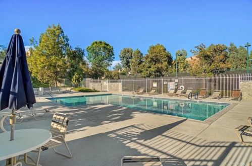 18197 Sundowner Way, Santa Clarita CA  91387-3099 exterior