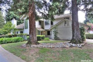 2112 University Park Dr, Sacramento CA  95825-8207 exterior