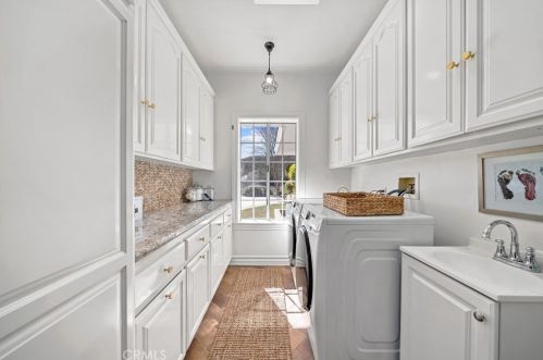 41664 Camino Del Vino, Temecula CA  92592-8439 exterior