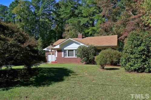810 Whitford St, Sanford, NC 27330-4039
