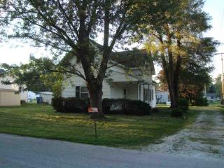 422 Second St, Fairmount, IN 46928-1701