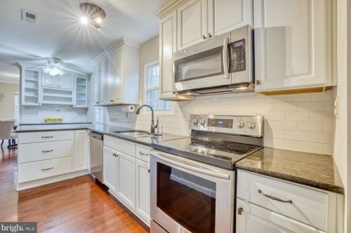 305 Harrison Cir, Locust Grove VA  22508-5256 exterior