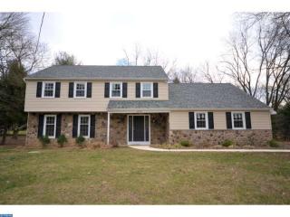 577 Pine Run Rd, Gardenville, PA