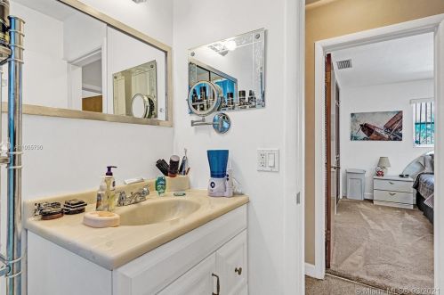 8490 10th St, Hollywood FL  33024-4939 exterior