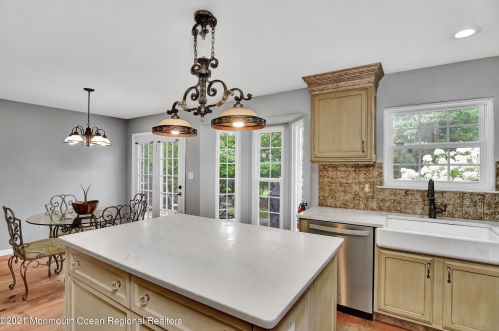 166 Primrose Ln, East Freehold NJ  07728-4077 exterior