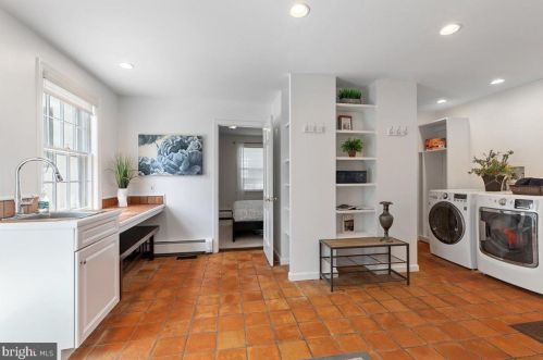 213 Constitution Dr, Princeton NJ  08540-6711 exterior