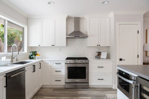 8191 Malloy Dr, Huntington Beach CA 92646-5018 exterior