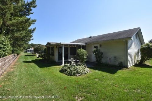 71 Greenbriar Blvd, Bricktown, NJ 08724-2062