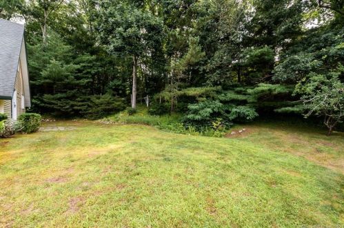 10 Baldwin Dr, Waterford CT  06385-2708 exterior