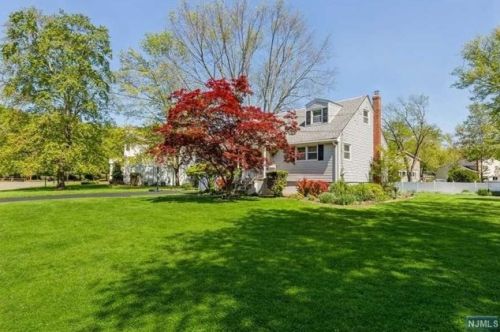 51 Lee Ave, Harrington Park, NJ 07640-1048